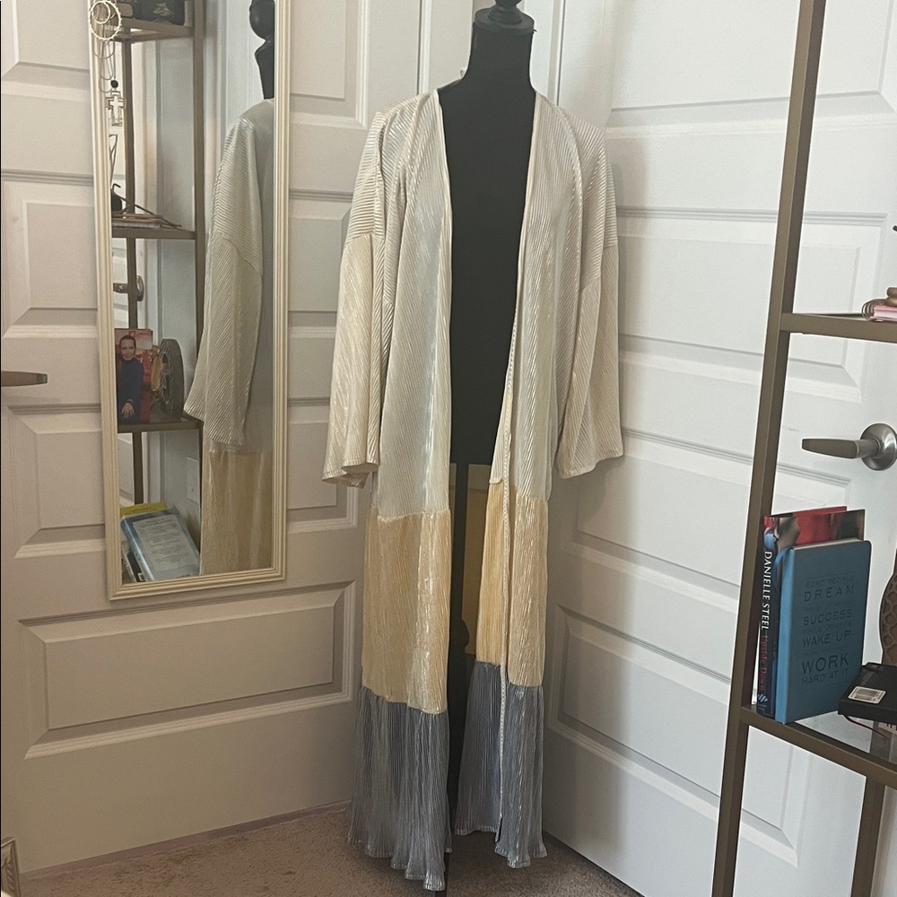 Anthropologie Cream and Gray Color Block Cape
